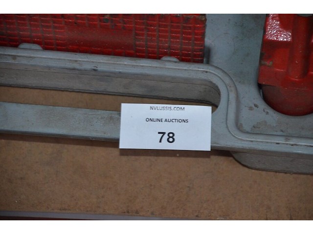 Hydraulische uitdeukset in koffer - afbeelding 3 van  4