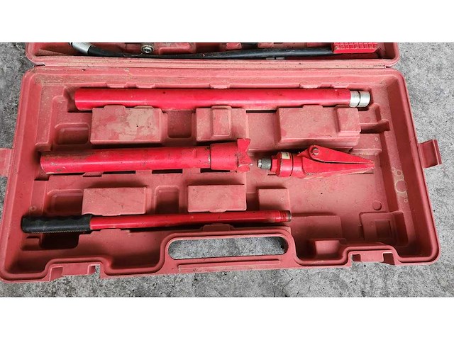 Hydraulische uitdeukset - afbeelding 1 van  6