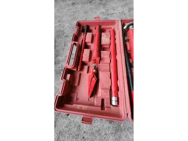 Hydraulische uitdeukset - afbeelding 2 van  6