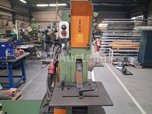 Hydraulische universele staalbewerkingsmachine peddinghaus peddimax 602 + accessoires (1999) - afbeelding 2 van  13