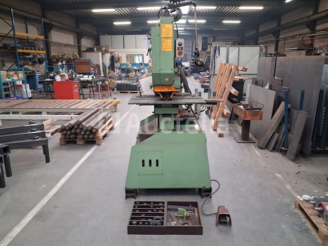 Hydraulische universele staalbewerkingsmachine peddinghaus peddimax 602 + accessoires (1999) - afbeelding 1 van  13