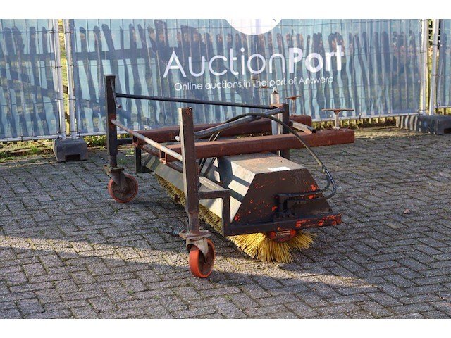 Hydraulische veegborstel aanbouw (marge) - afbeelding 1 van  1