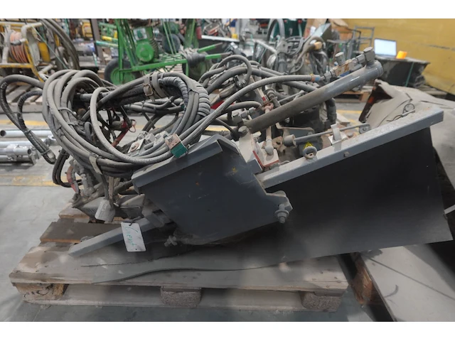 Hydraulische veegborstel locatie a9 - afbeelding 3 van  6