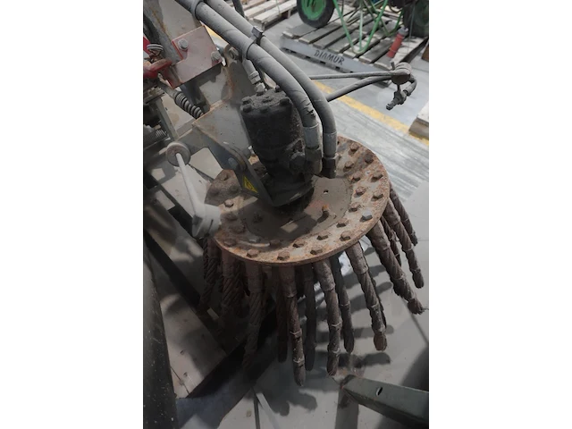 Hydraulische veegborstel locatie a9 - afbeelding 4 van  6