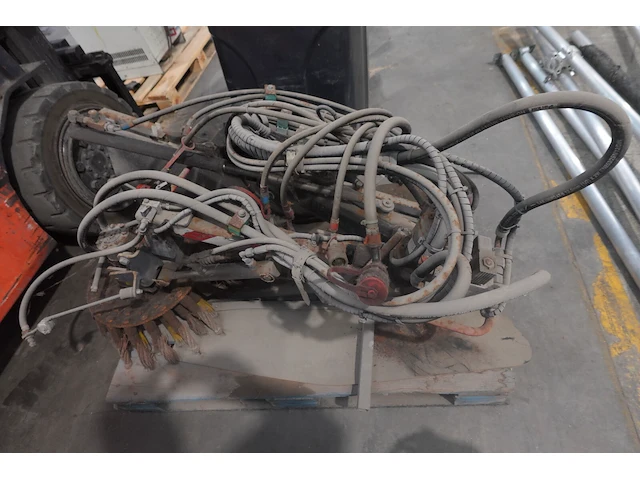 Hydraulische veegborstel locatie a9 - afbeelding 2 van  7