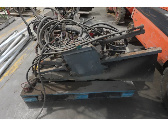 Hydraulische veegborstel locatie a9 - afbeelding 3 van  7