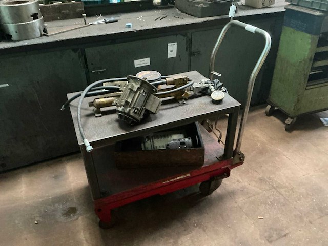 Hydraulische verrijdbare heftafel - afbeelding 1 van  6