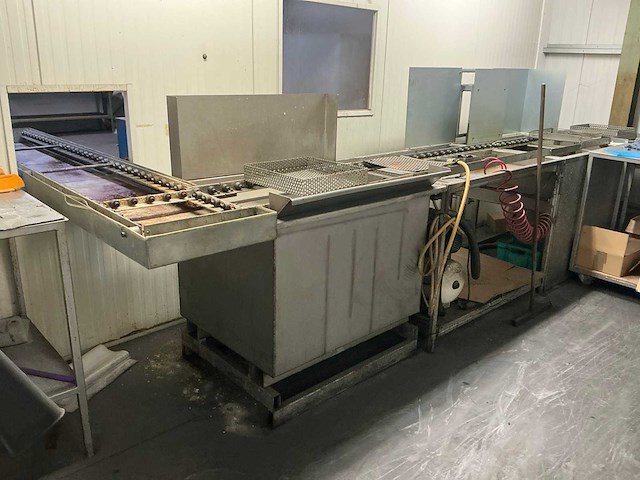 Hydraulische wasstraat voor onderdelen - afbeelding 5 van  12