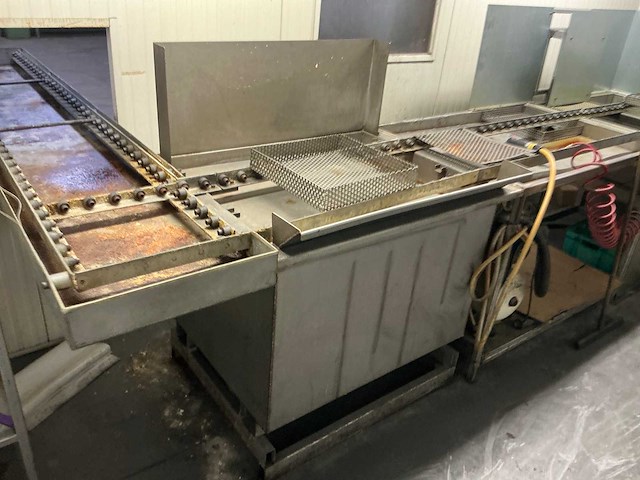 Hydraulische wasstraat voor onderdelen - afbeelding 6 van  12