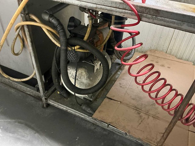 Hydraulische wasstraat voor onderdelen - afbeelding 9 van  12