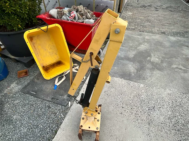 Hydraulische zwenkkraan (laadbakkraan / pick-up kraan) met handpomp - afbeelding 2 van  3