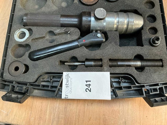Hydro pons/stansergereedschaps set - afbeelding 3 van  4