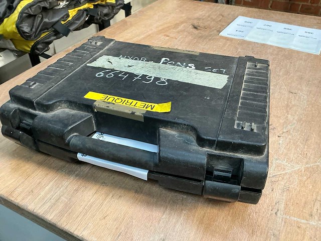 Hydro pons/stansergereedschaps set - afbeelding 4 van  4