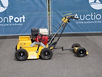 Hydrostatische doorzaaimachine stinger ss2400 benzine 11pk 2019 - afbeelding 1 van  1