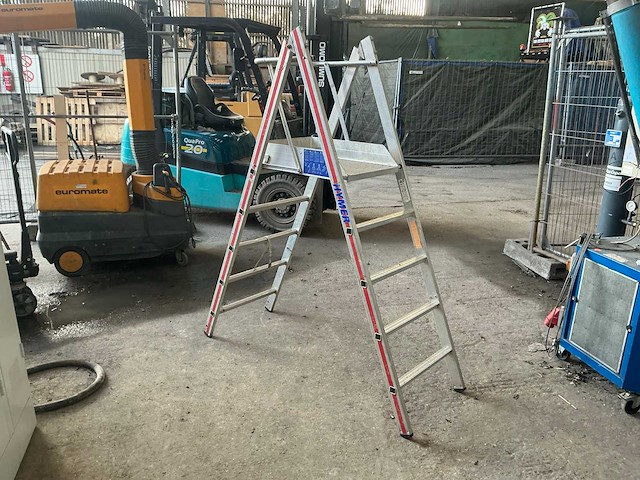 Hymer opplooibare bordestrap - afbeelding 1 van  6