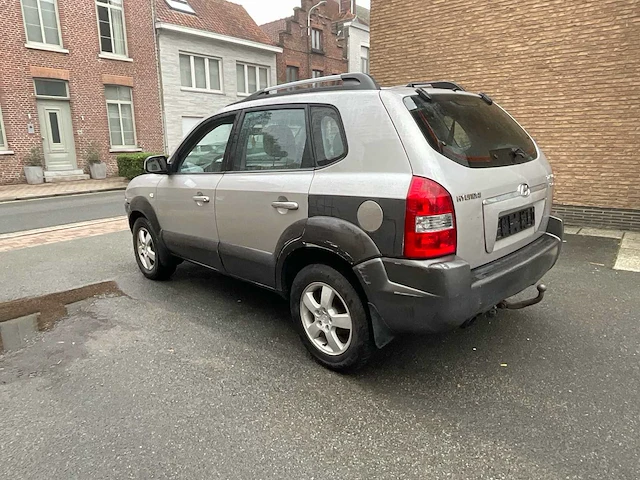 Hyundai - 2004 - tucson - personenauto - afbeelding 14 van  20