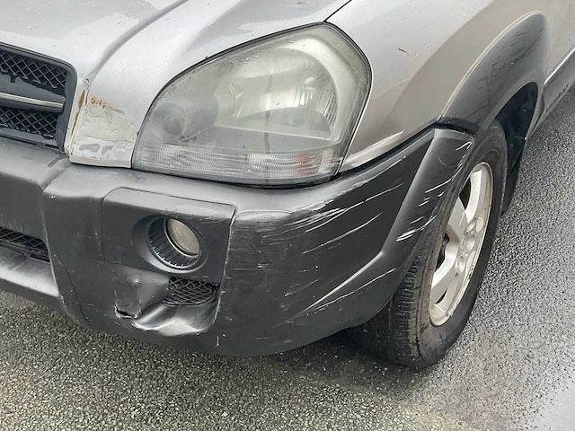 Hyundai - 2004 - tucson - personenauto - afbeelding 10 van  20