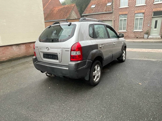 Hyundai - 2004 - tucson - personenauto - afbeelding 16 van  20