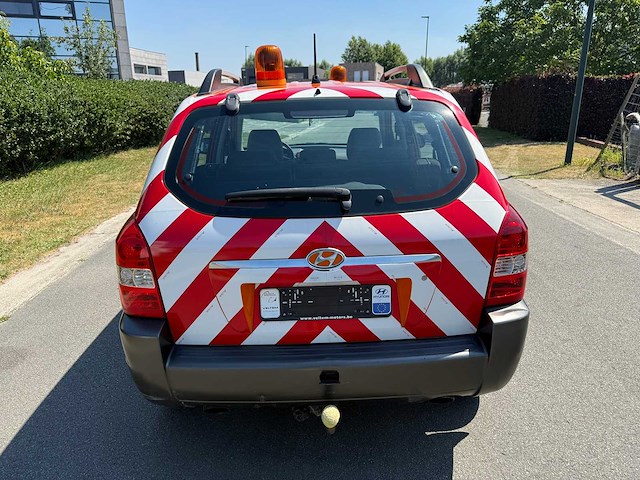 Hyundai - 2005 - tucson - personenauto - afbeelding 4 van  25