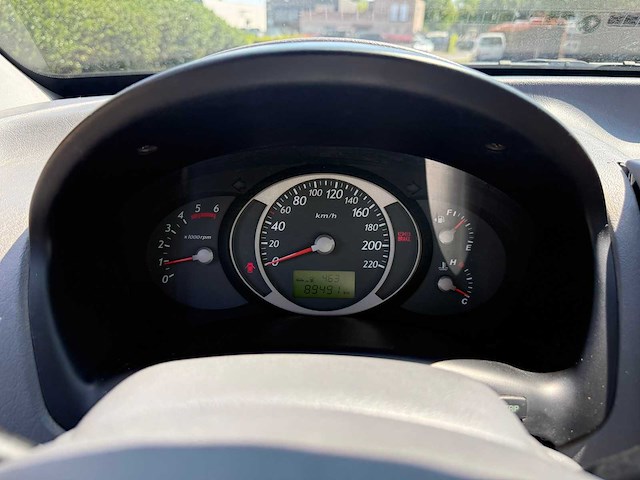 Hyundai - 2005 - tucson - personenauto - afbeelding 8 van  25