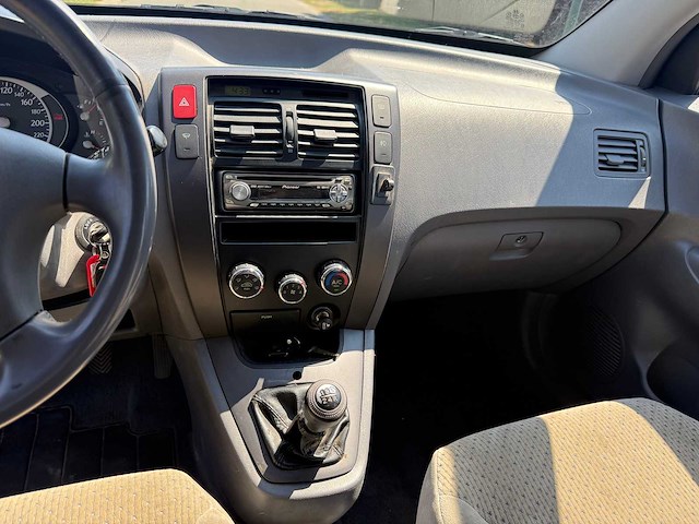 Hyundai - 2005 - tucson - personenauto - afbeelding 10 van  25