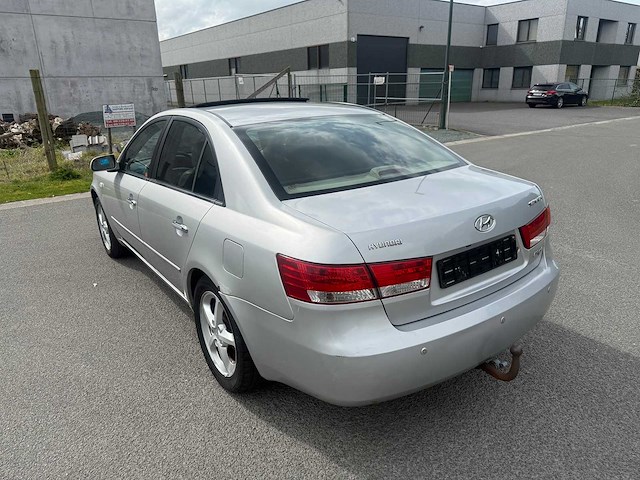 Hyundai - 2006 - sonata - personenauto - afbeelding 8 van  26
