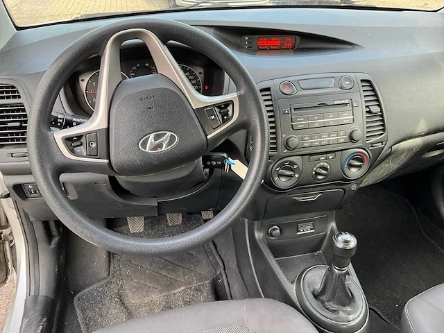 Hyundai - 2009 - i20 - pb - personenauto - afbeelding 4 van  25