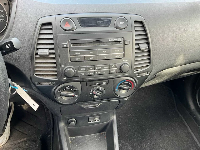 Hyundai - 2009 - i20 - pb - personenauto - afbeelding 7 van  27