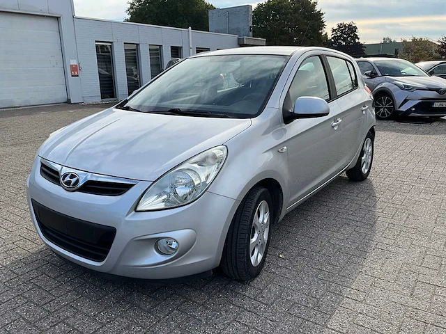 Hyundai - 2009 - i20 - pb - personenauto - afbeelding 1 van  27