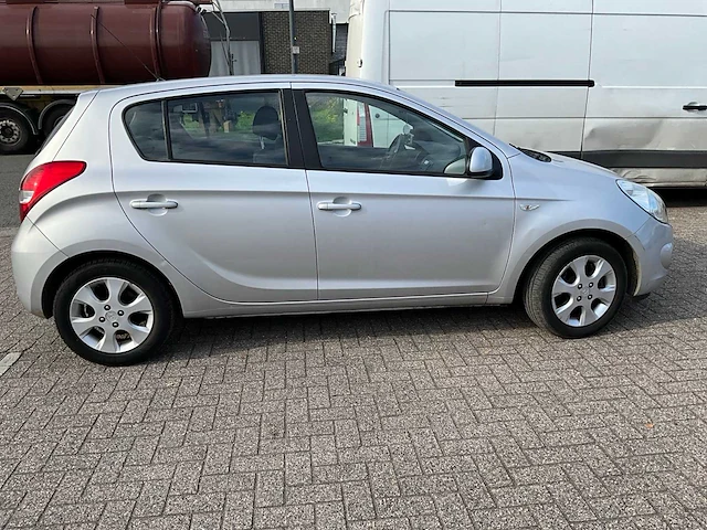 Hyundai - 2009 - i20 - pb - personenauto - afbeelding 24 van  27