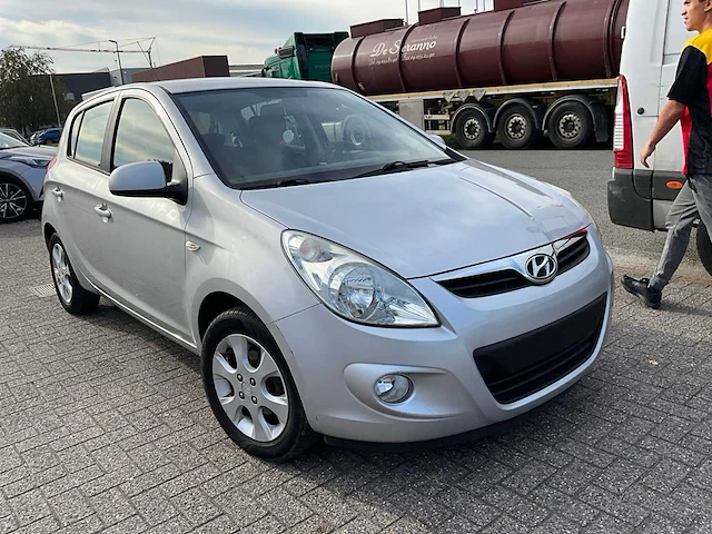 Hyundai - 2009 - i20 - pb - personenauto - afbeelding 25 van  27