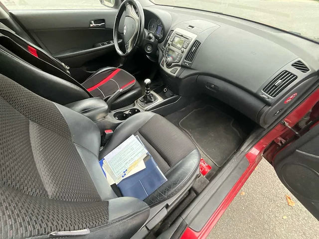 Hyundai - 2009 - i30 - break - personenauto - afbeelding 16 van  26