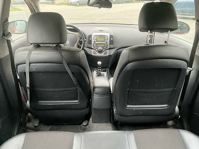 Hyundai - 2009 - i30 - break - personenauto - afbeelding 13 van  53