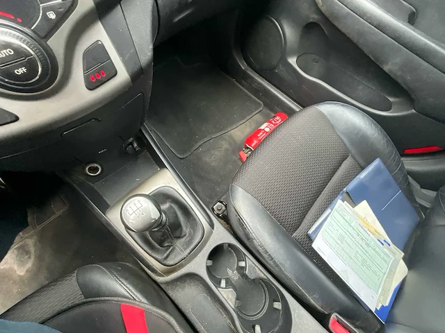 Hyundai - 2009 - i30 - break - personenauto - afbeelding 31 van  53