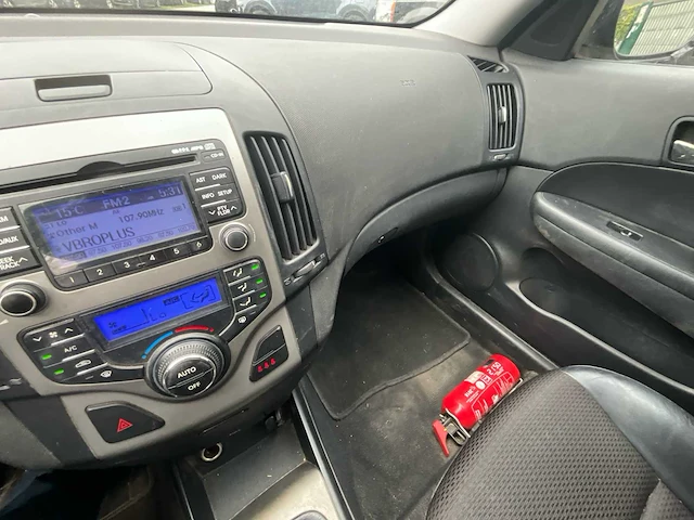 Hyundai - 2009 - i30 - break - personenauto - afbeelding 32 van  53