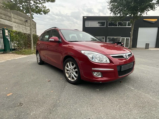 Hyundai - 2009 - i30 - break - personenauto - afbeelding 39 van  53