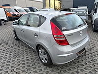 Hyundai - 2010 - i30 - personenauto - afbeelding 4 van  16