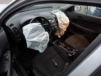 Hyundai - 2010 - i30 - personenauto - afbeelding 5 van  16