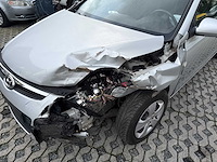 Hyundai - 2010 - i30 - personenauto - afbeelding 7 van  16