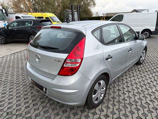 Hyundai - 2010 - i30 - personenauto - afbeelding 16 van  16