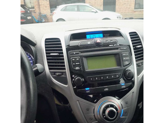 Hyundai - 2011 - i20 - personenauto - afbeelding 4 van  18