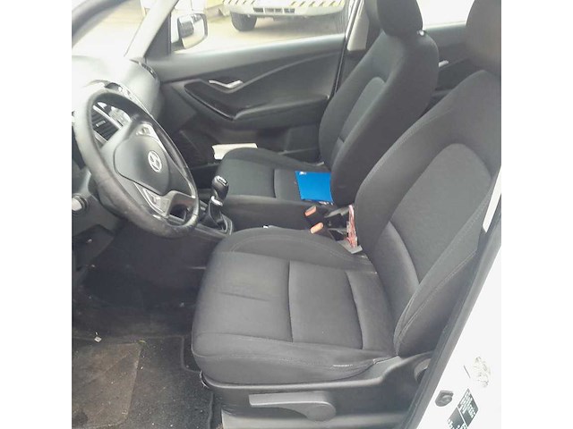 Hyundai - 2011 - i20 - personenauto - afbeelding 18 van  18