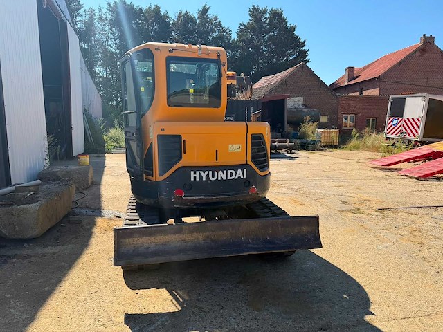 Hyundai - 2015 - 60cr-9a yanmar - rupsgraafmachine - afbeelding 3 van  7