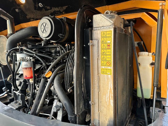 Hyundai - 2017 - r60v - midigraafmachine - afbeelding 24 van  41