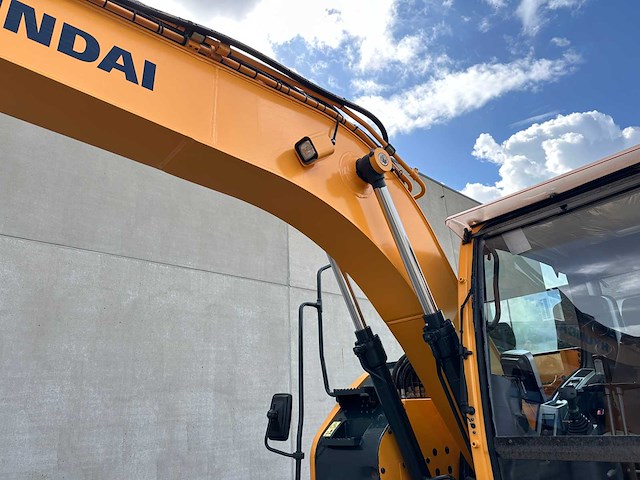 Hyundai - 2018 - hx130 lcr - rupsgraafmachine - afbeelding 9 van  54
