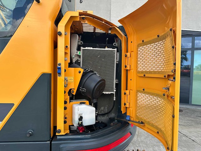 Hyundai - 2018 - hx130 lcr - rupsgraafmachine - afbeelding 11 van  54
