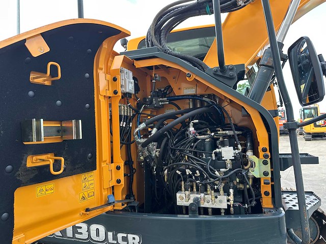 Hyundai - 2018 - hx130 lcr - rupsgraafmachine - afbeelding 13 van  54