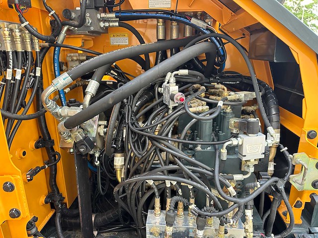 Hyundai - 2018 - hx130 lcr - rupsgraafmachine - afbeelding 14 van  54