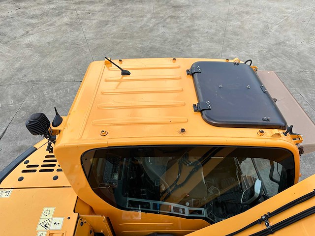 Hyundai - 2018 - hx130 lcr - rupsgraafmachine - afbeelding 15 van  54