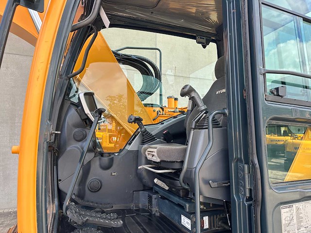Hyundai - 2018 - hx130 lcr - rupsgraafmachine - afbeelding 25 van  54